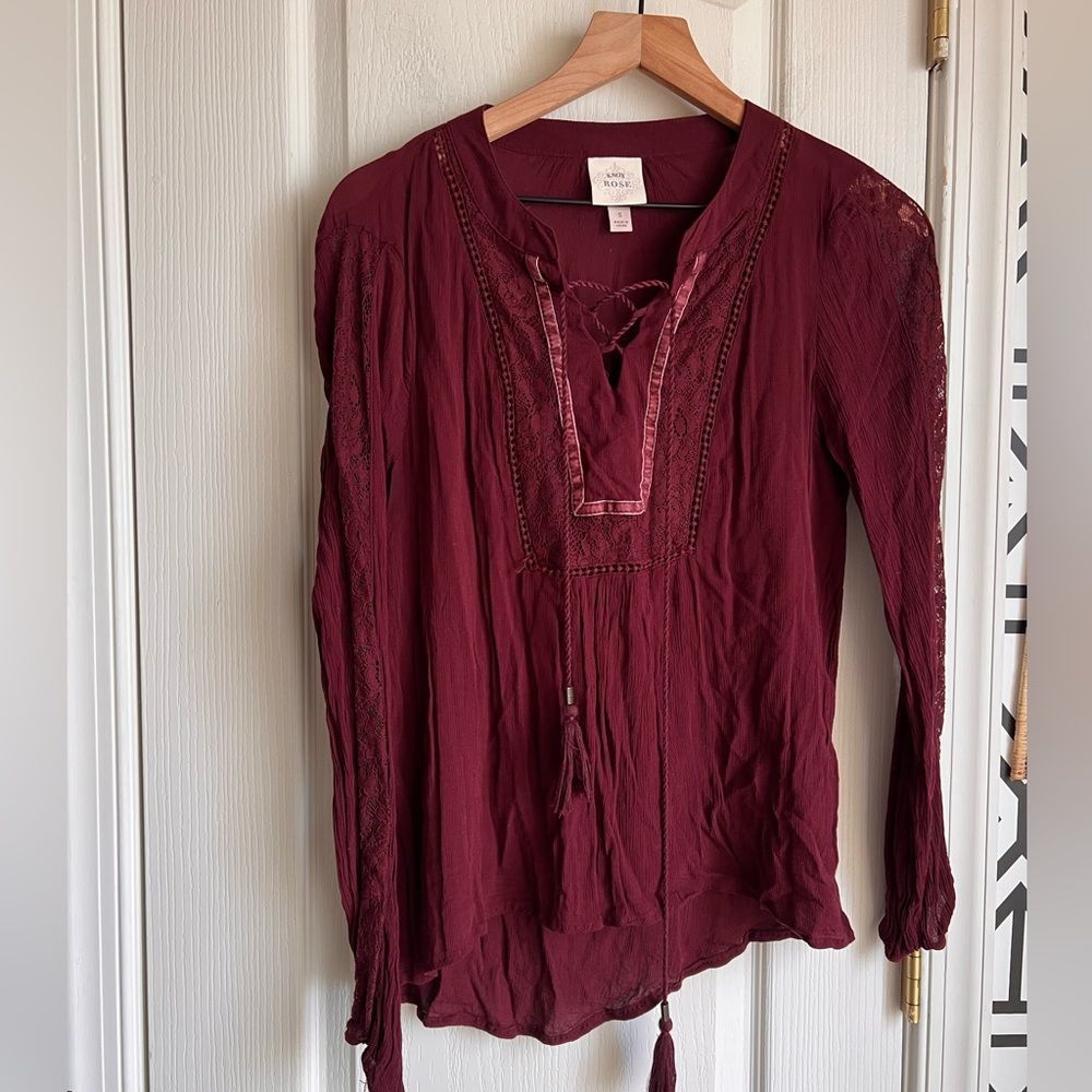 ☀️ 3 For $15 Women's Burgundy Blouse